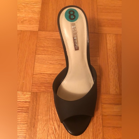 BCBG Slip On Heels - Picture 4 of 5